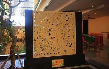 ジ アグン レジデンス 2* スミニャック
